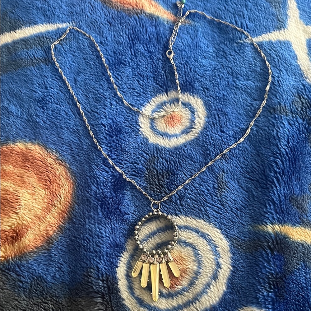 Elegant Silver and Gold Pendant Necklace